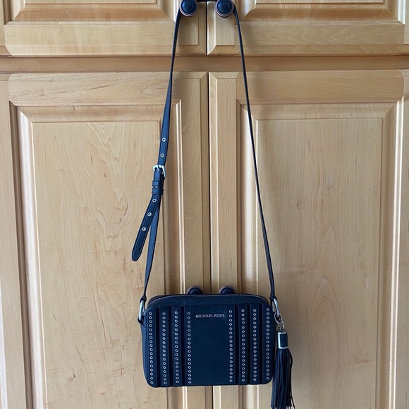 MICHAEL Michael Kors Handbags - Michael Kors Black Crossbody Bag